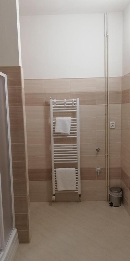 Booking Trzni ديشين المظهر الخارجي الصورة