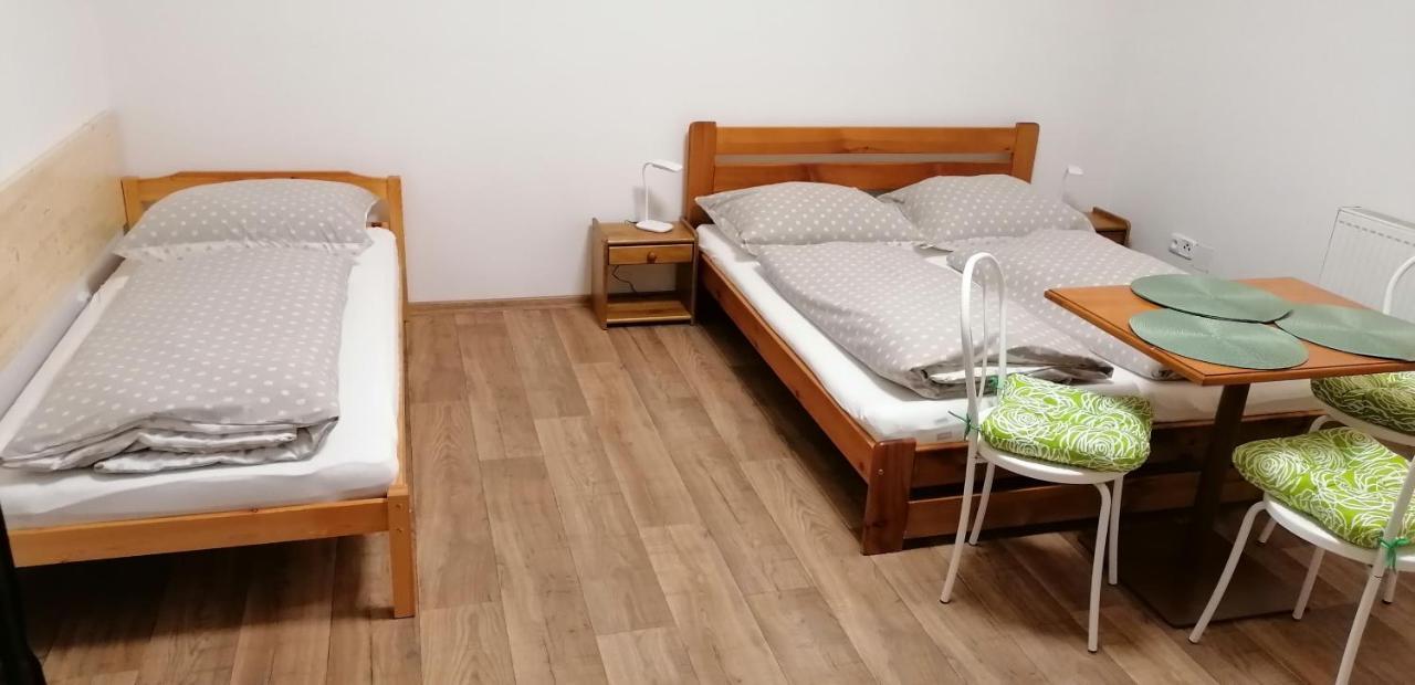Booking Trzni ديشين المظهر الخارجي الصورة