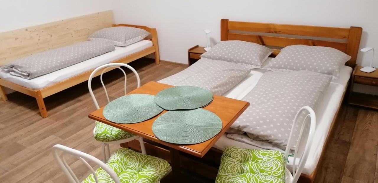 Booking Trzni ديشين المظهر الخارجي الصورة